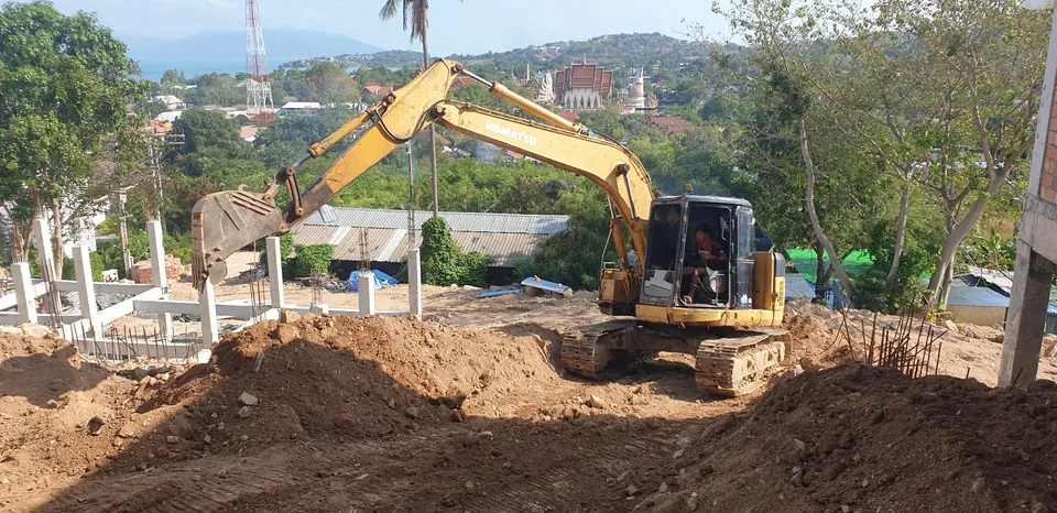 Komatsu PC128US