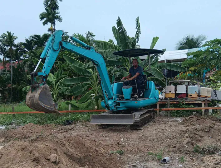 Komatsu PC30-7